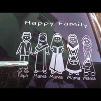 keluarga-yang-bahahahahagia