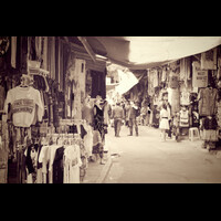 pasar-wisata-oleh-oleh-tomok-parapat