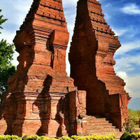 candi-wringin-lawang