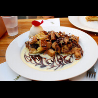 chocolate-croissant-bread-pudding-raden-wijaya-resto