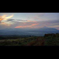 bagus-banget-pemandangan-bukit-alesano