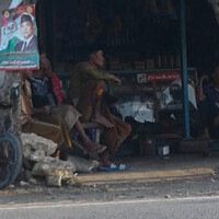tempat-ngabuburit-orang-tua-depan-pasar-pangarengan