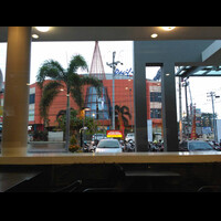 menunggu-buka-puasa-dari-mc-d-tegal