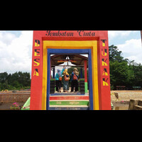 jembatan-cinta-kawasan-hutan-mangrove-tukak-sadai