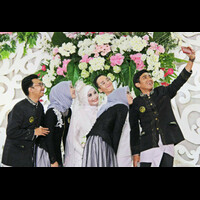 berbagiberkah-lebaran-kali-ini-belum-afdol-kalo-belum-dapet-thr-teman-hidup-resmi