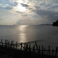 ngabuburit-di-pantai-tanjung-gading