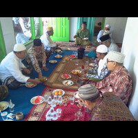 nunggu-buka-keluarga-besar