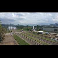 view-jembatan-dan-rel-kereta-api-di-margasari-tegal