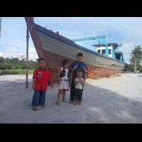 narsis-di-pantai-tanjung-tinggi