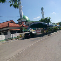 mudik-di-hari-lebaran-area-depan-masjid-jamik-pamekasan