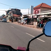 mudik-di-hari-lebaran-depan-pasar-camplong