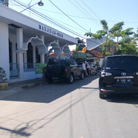 mudik-di-hari-lebaran-nyampek-depan-masjid-an-nur-pamekasan