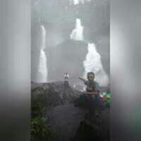 air-terjun-nya-deres-banget