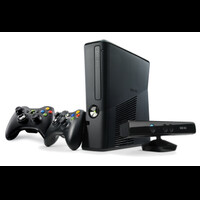 xbox-360-with-kinect-dan-2-wireless-controller