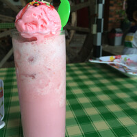 strawbeery-milkshake