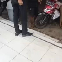 jukir-liar-di-karawang-memalak-rp-15000-buat-thr-parkiran
