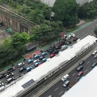 kebiasaan-norak-yang-bikin-orang-lain-susah-nonton-kecelakaan-bikin-macet