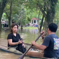 tenang-aja-beb-ga-bakalan-tenggelam-main-perahu-disini