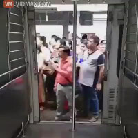edisi-prindapan-naik-keretanya-extrem-banget-ngeri-kalau-kepeleset