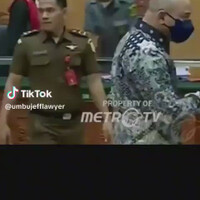 senyum-renyah-jend-teddy-minahasa