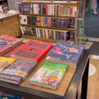 kocheng-di-toko-buku