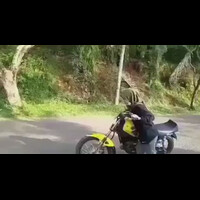 edisi-wheelie-kali-ini-cewek-pakai-rx-king