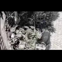episode-emak-emak-belum-juga-jalan-motornya-eh-udah-nyungsep-duluan