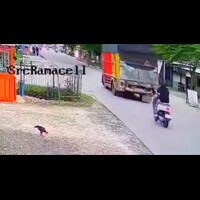 ini-akibatnya-kalau-spion-dipake-cuma-buat-ngaca-doang