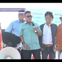 baru-kali-ini-liat-anggota-dpr-ikut-demo-dpr-di-depan-kantor-dpr-lol
