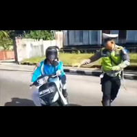 untung-aja-cuma-keserempet-kalau-sampai-kegiles-roda-bisa-langsung-pindah-alam