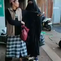 viral-pria-bercadar-masuk-masjid-di-makassar-gabung-shaf-wanita-akhirnya-ditangkap