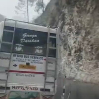 tabrakan-di-jalanan-pegunungan-uttarakhand-india-tidak-ada-korban-jiwa