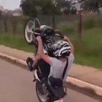 edisi-wheelie-apa-kabar-punggungnya-bang