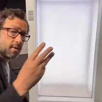 keren-nih-gan-hologram-real-time