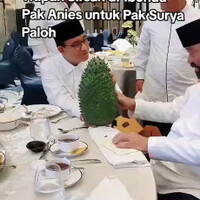 hadiah-anis-buat-surya-paloh-sirsak-jumbo
