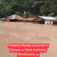 banjir-bandang-terjang-ngarai-sianok-puluhan-rumah-nyaris-hanyut