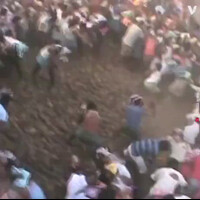 pikadala-war-festival-lempar-kotoran-sapi-di-india