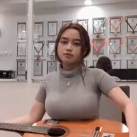 sepertinya-baru-mulai-belajar-main-gitar-ada-yang-mau-ajarin