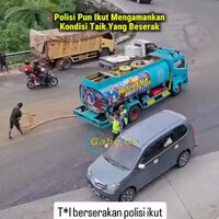 akhirnya-ada-juga-truck-kecelakaan-yang-isinya-nggak-dijarah