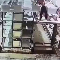 jika-hari-kalian-sedang-sial-ingatlah-orang-ini