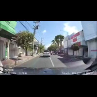 edisi-emak-emak-motoran-ebuset-main-potong-aja-dari-kiri-ke-kanan