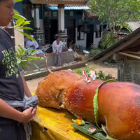 kue-ulang-tahunnya-kok-bentuknya-aneh-gitu-ya