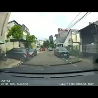 emak-emak-di-jalan-emang-beda
