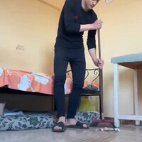 cara-mudah-mengatasi-sisa-debu-habis-nyapu-yang-susah-dimasukkan-ke-pengki