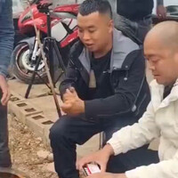 pasti-ada-aja-temen-yang-modelannya-kaya-gini-di-tongkrongan