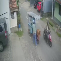 kejadian-di-kediri-dan-menurut-informasi-pengendara-mobil-bersedia-bertanggung-jawab