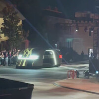 produk-tesla-baru--robovan-mobil-van-dengan-gaya-cyberpunk