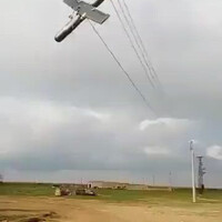 drone-iran-nyangkut-di-kabel-listrik-masih-di-wilayah-iran