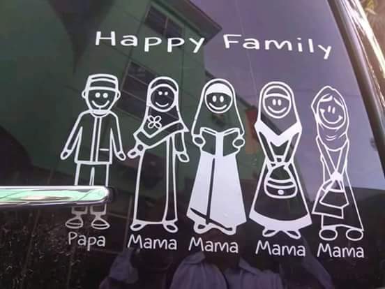 Keluarga Yang Bahahahahagia :`)