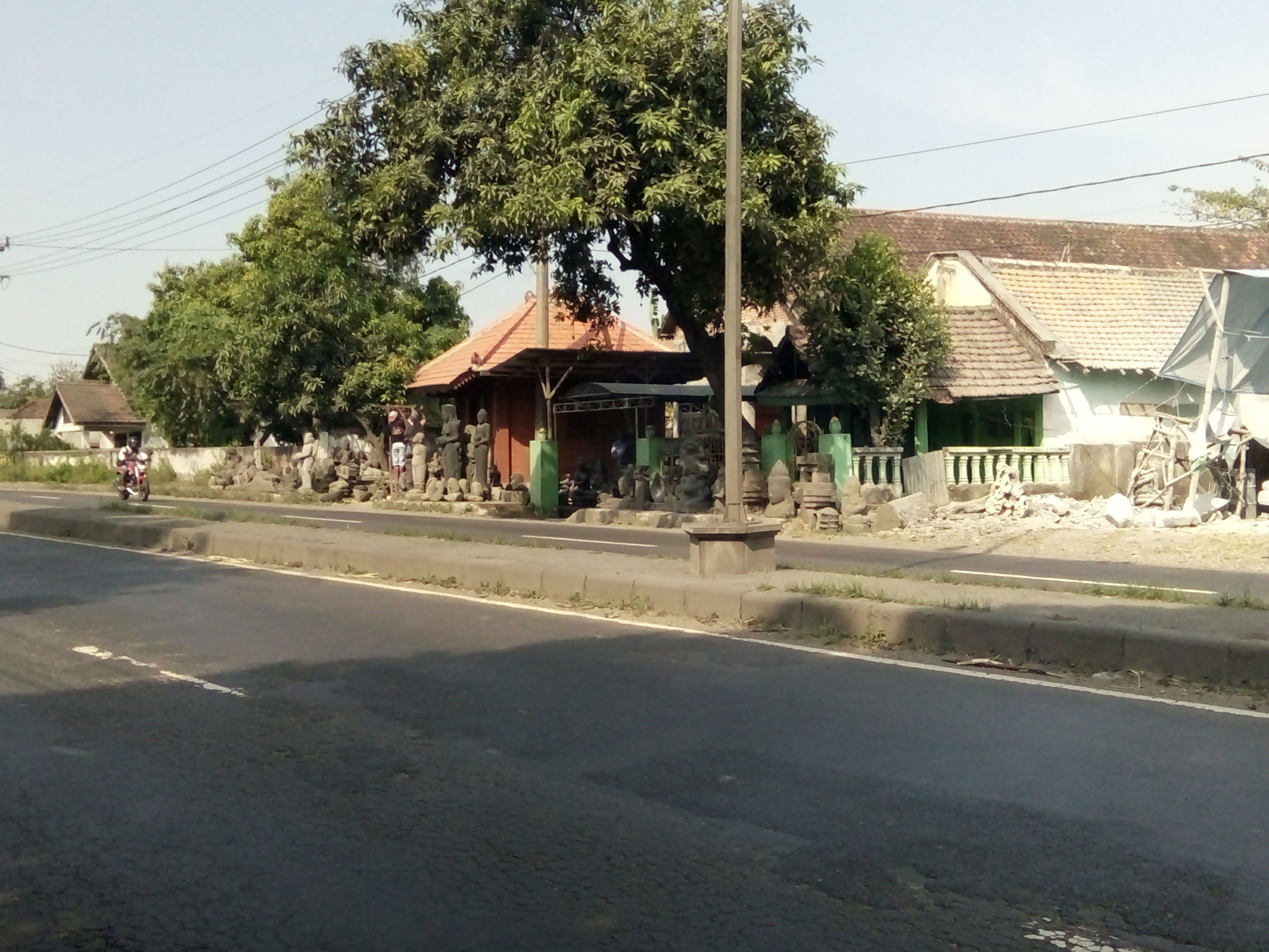 Lalu Lintas Trowulan Sepi